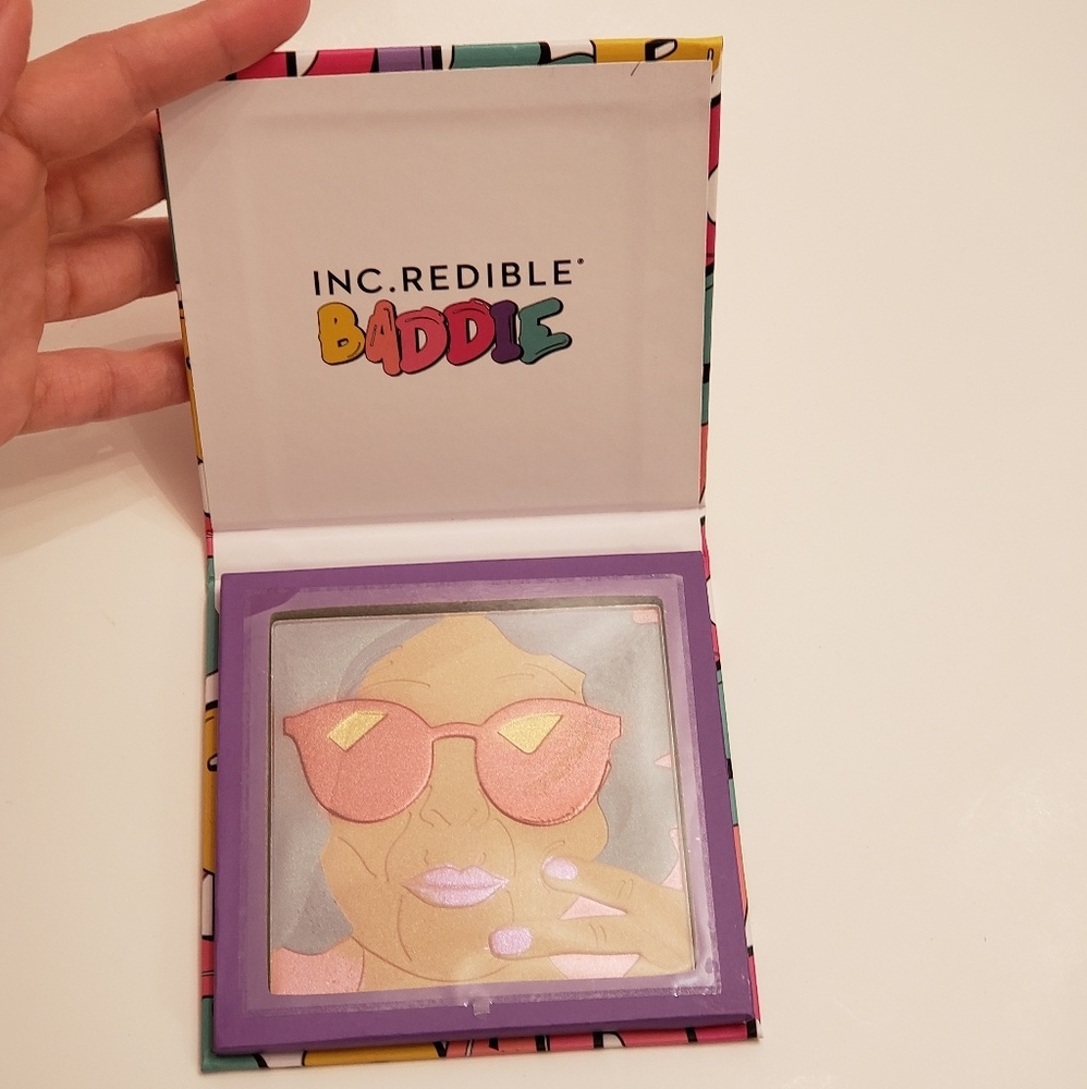 INC.REDIBLEBaddie's Got The Gold Rainbow Highlight